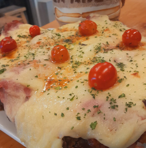 La Adela